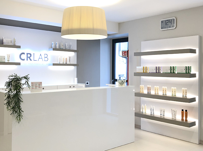 Reception of a CRLAB center, with CRLAB products on the shelves